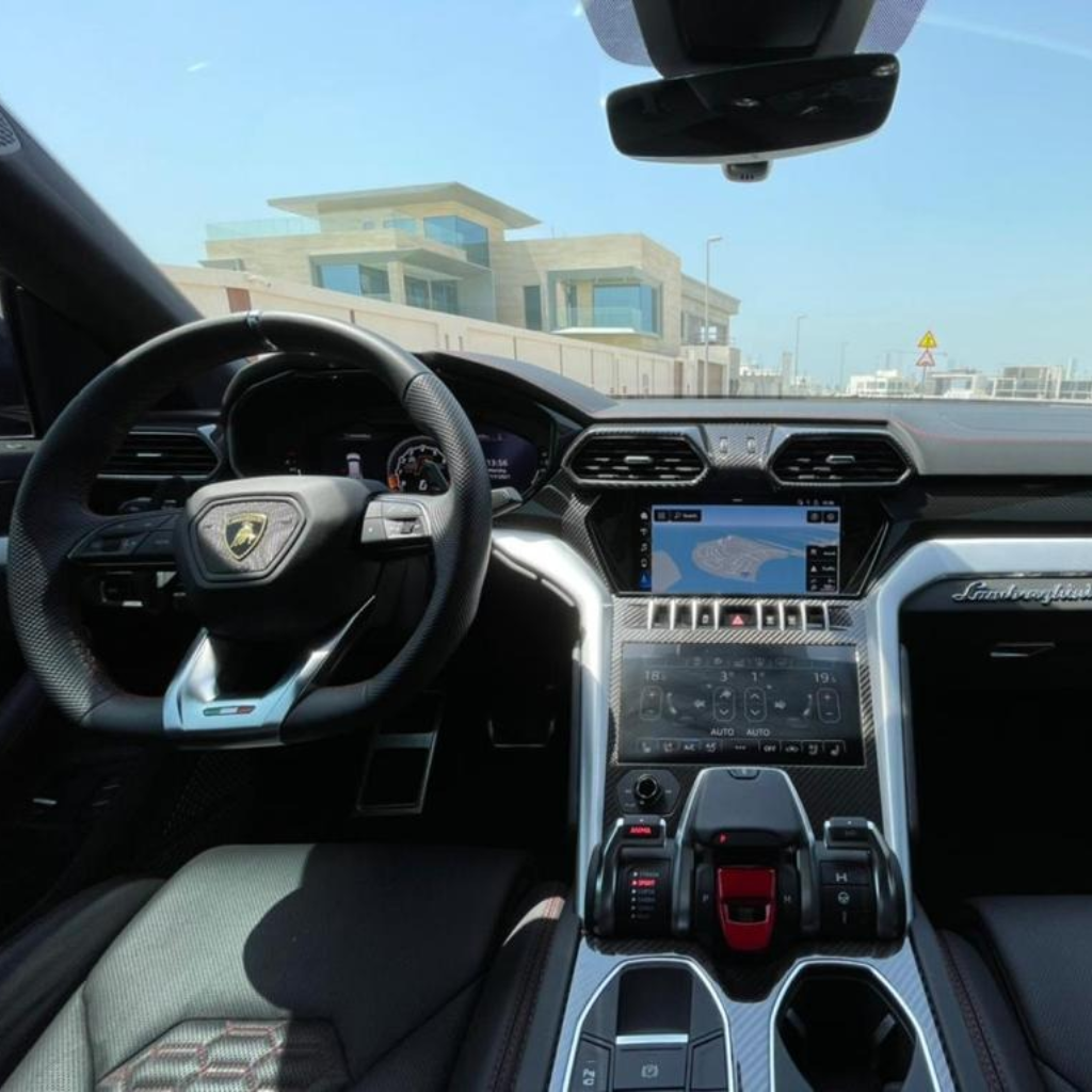 Lamborghini URUS Red