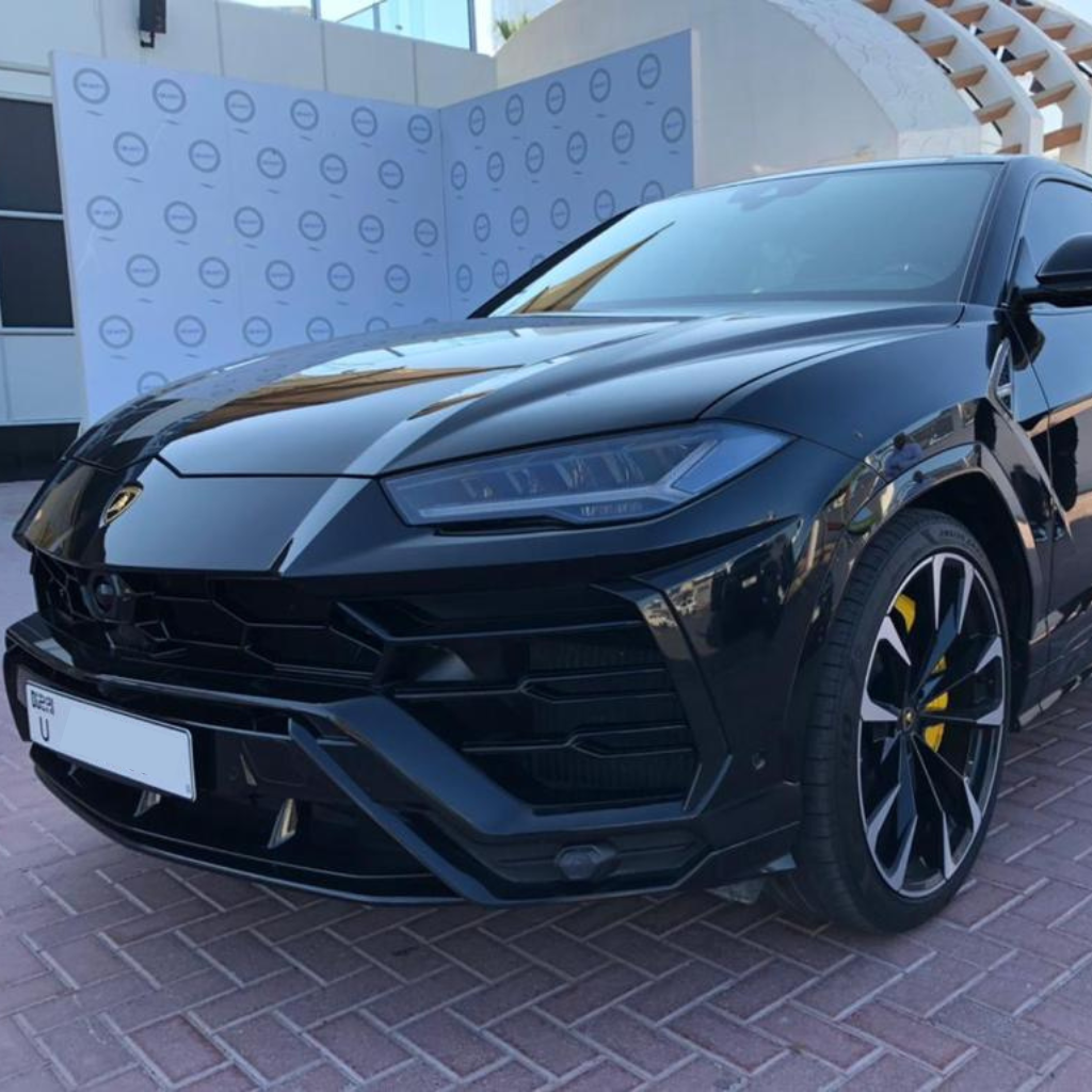 Lamborghini URUS Black